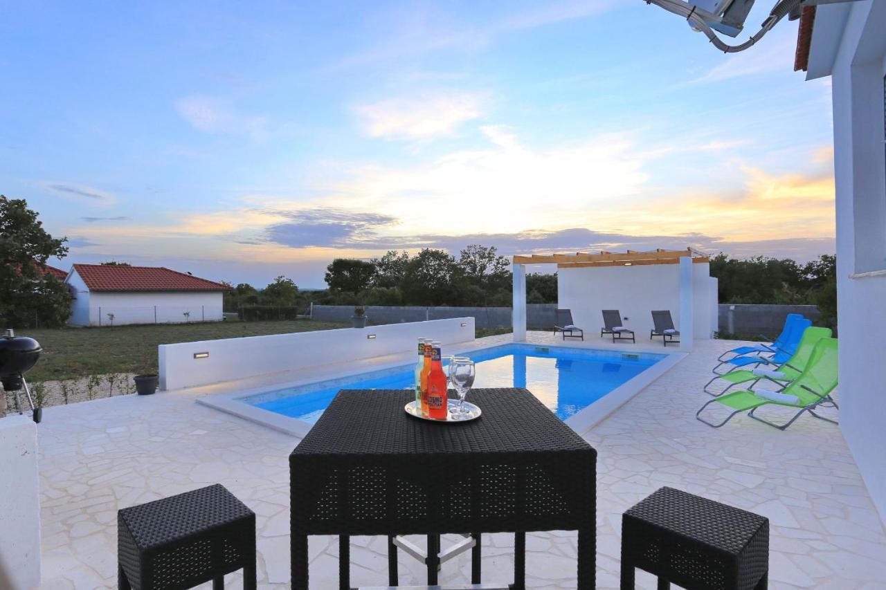 Holidayhouse Alirio With Heated Pool. Врси Экстерьер фото