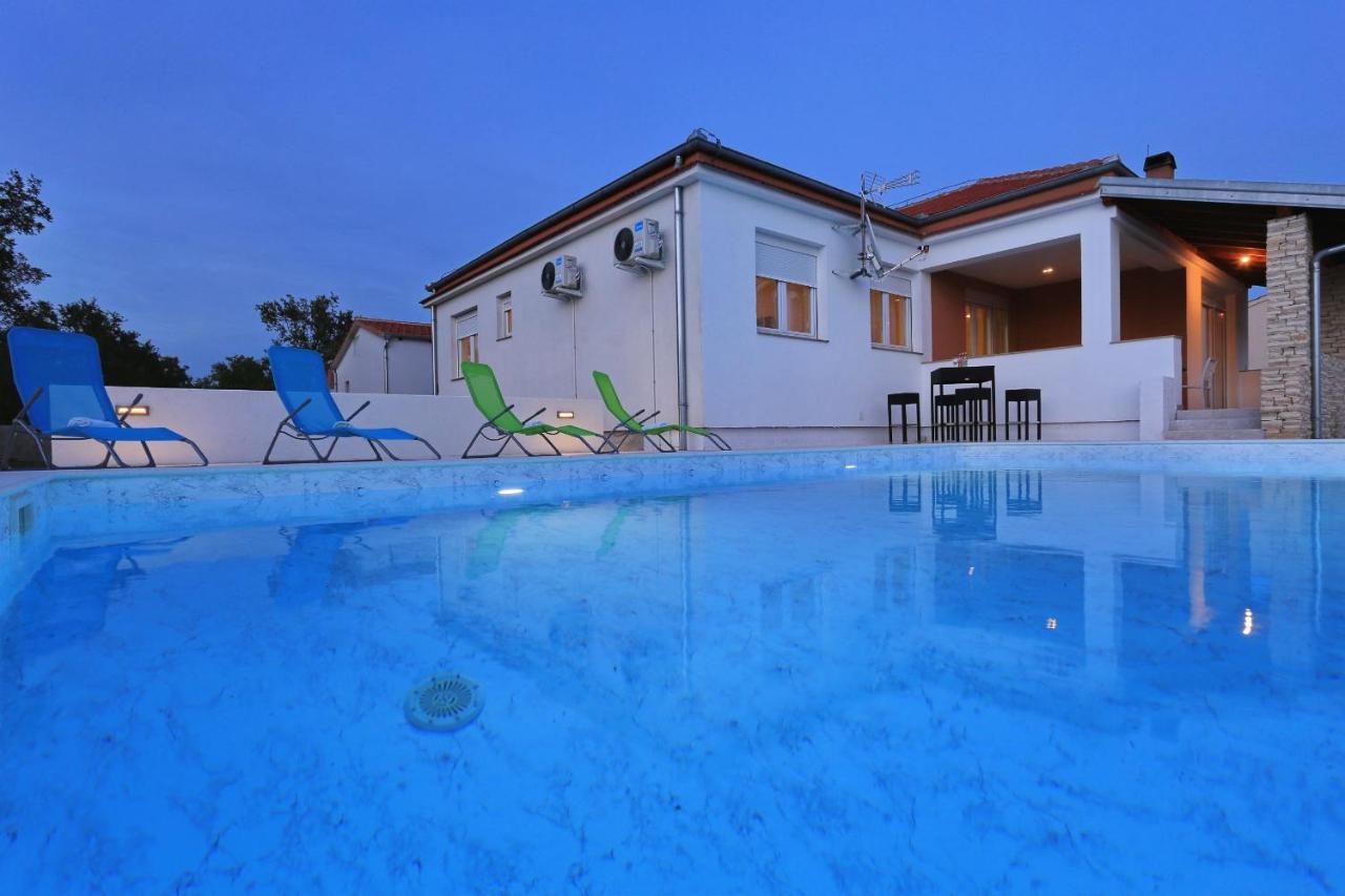 Holidayhouse Alirio With Heated Pool. Врси Экстерьер фото