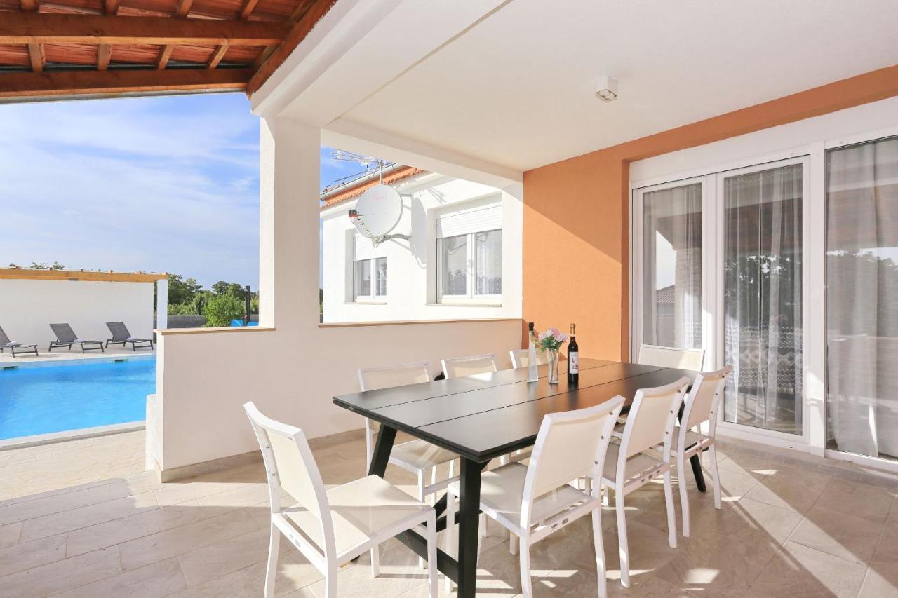 Holidayhouse Alirio With Heated Pool. Врси Экстерьер фото