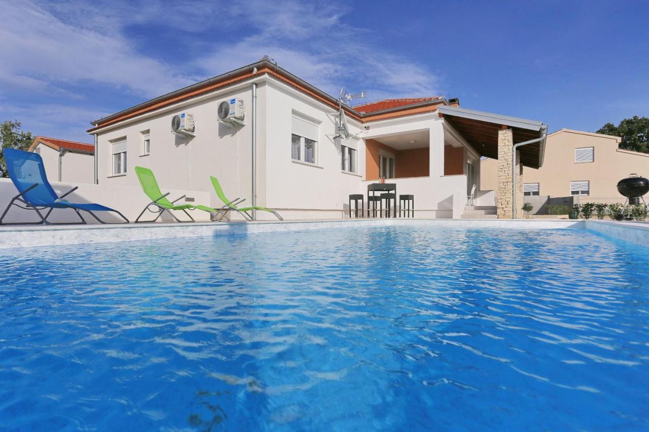 Holidayhouse Alirio With Heated Pool. Врси Экстерьер фото